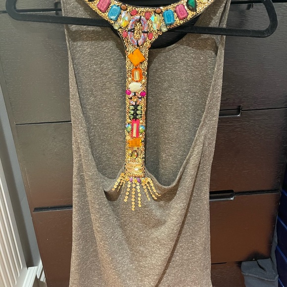 Taupe top with colourful beading - Picture 5 of 6